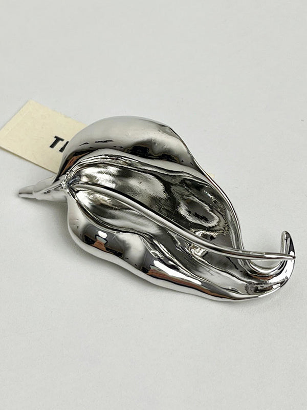 Broche géométrique en forme de feuilles