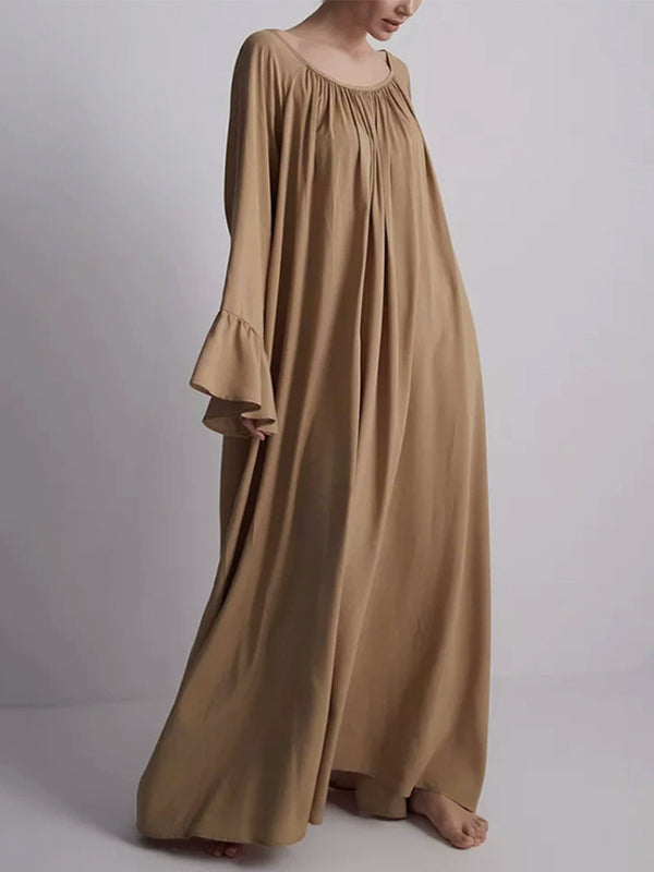 Robe longue ample plissée à manches évasées, à empiècements, à col rond, couleur unie