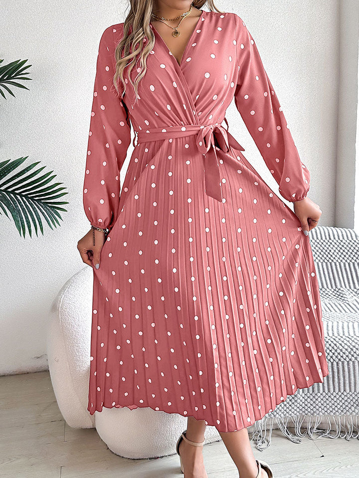 Robe chemise plissée taille haute, à manches longues, à pois, à taille nouée, à col en V