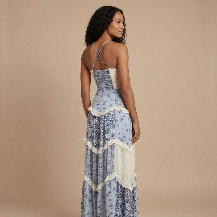 Ashley - Robe maxi avec imprimé floral, détails en volants à plusieurs niveaux et dentelle