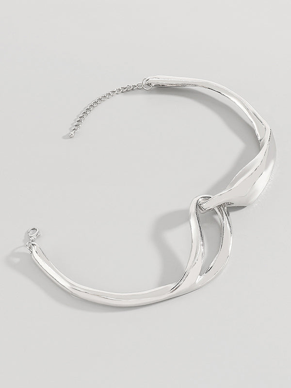 Collier géométrique ajouré couleur unie