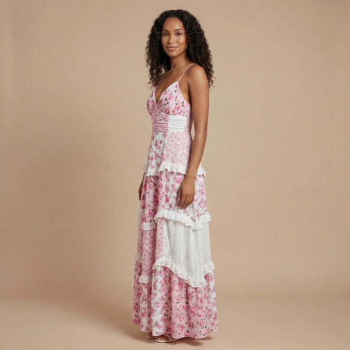 Ashley - Robe maxi avec imprimé floral, détails en volants à plusieurs niveaux et dentelle