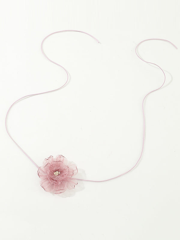 Collier délicat en forme de fleur, en gaze