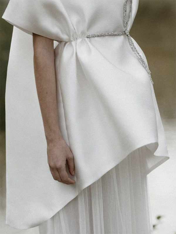 Chemisier ample à ourlet plongeant, à taille nouée, à col rond