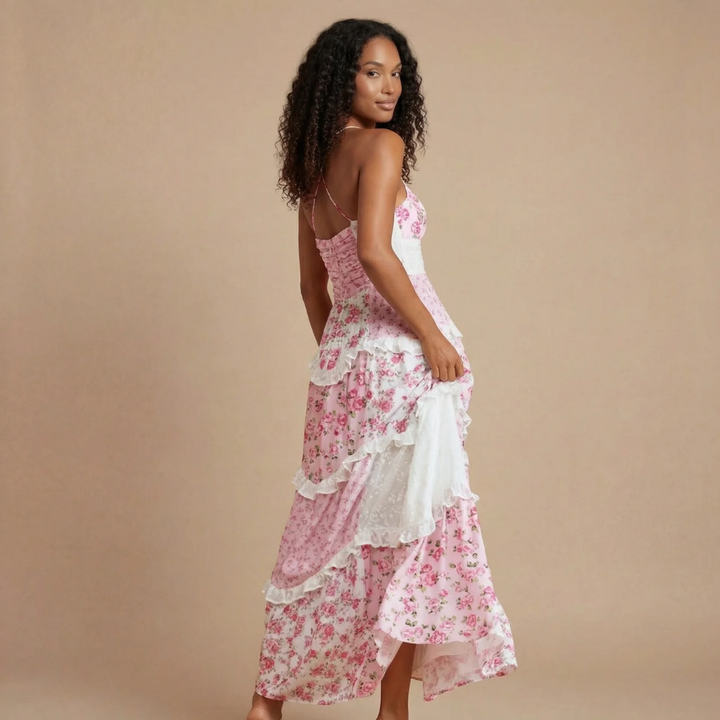 Ashley - Robe maxi avec imprimé floral, détails en volants à plusieurs niveaux et dentelle