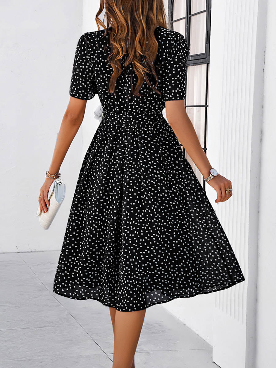 Robe mi-longue coupe trapèze, à taille élastique, à pois, à empiècements, à taille nouée, à col rond, couleur contrastée
