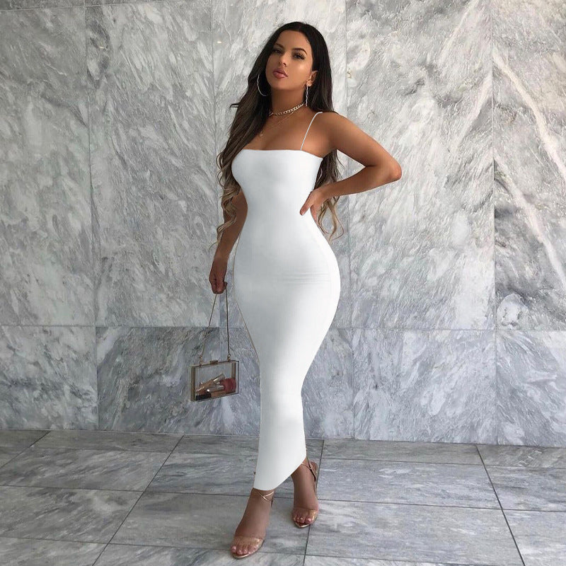 Laura - Robe midi ajustée avec bretelles fines et style minimaliste