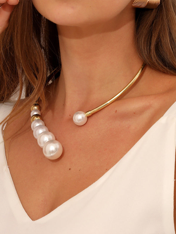 Collier asymétrique perlé géométrique délicat