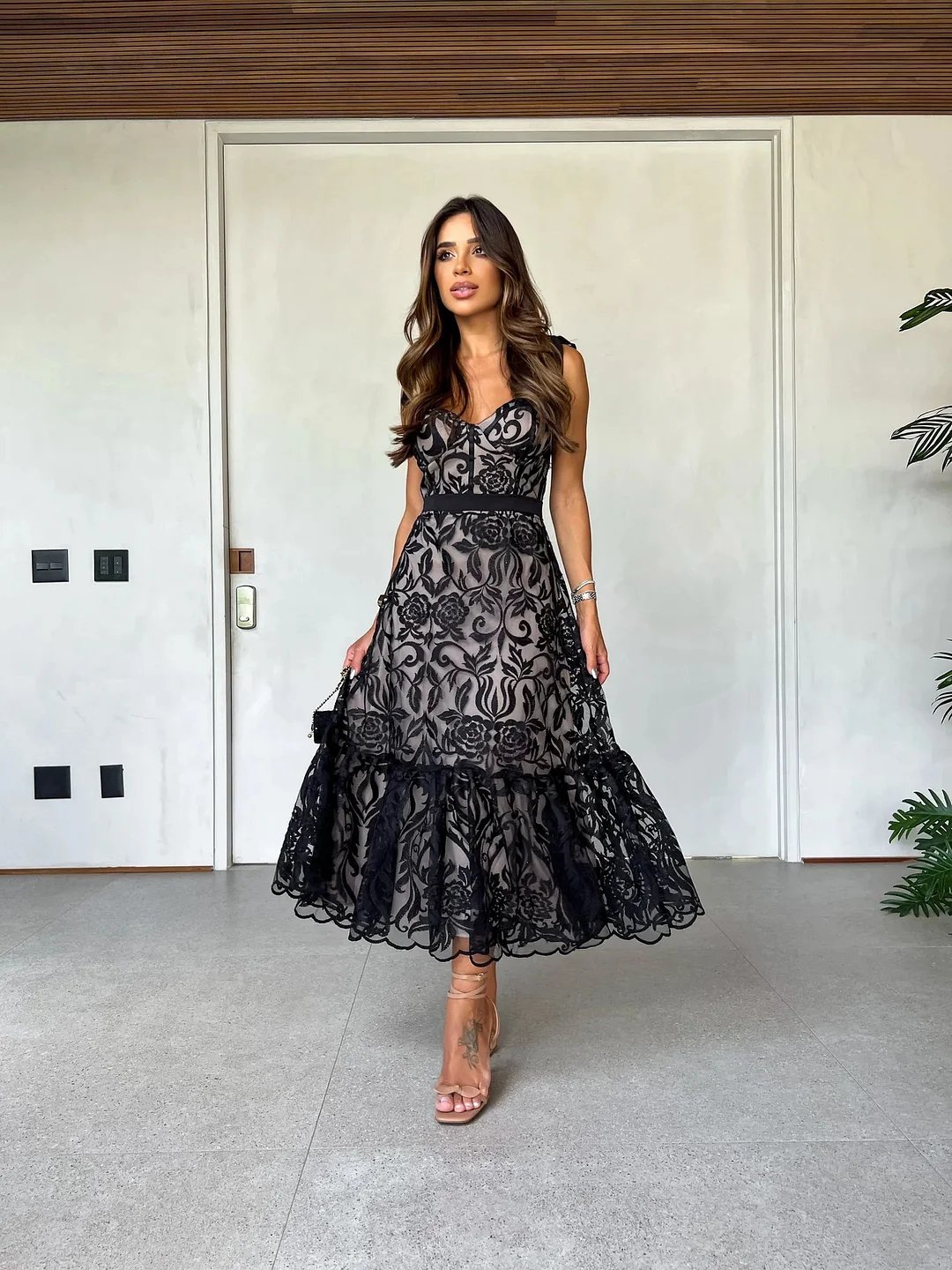 Luciana - Robe midi en dentelle avec nœuds