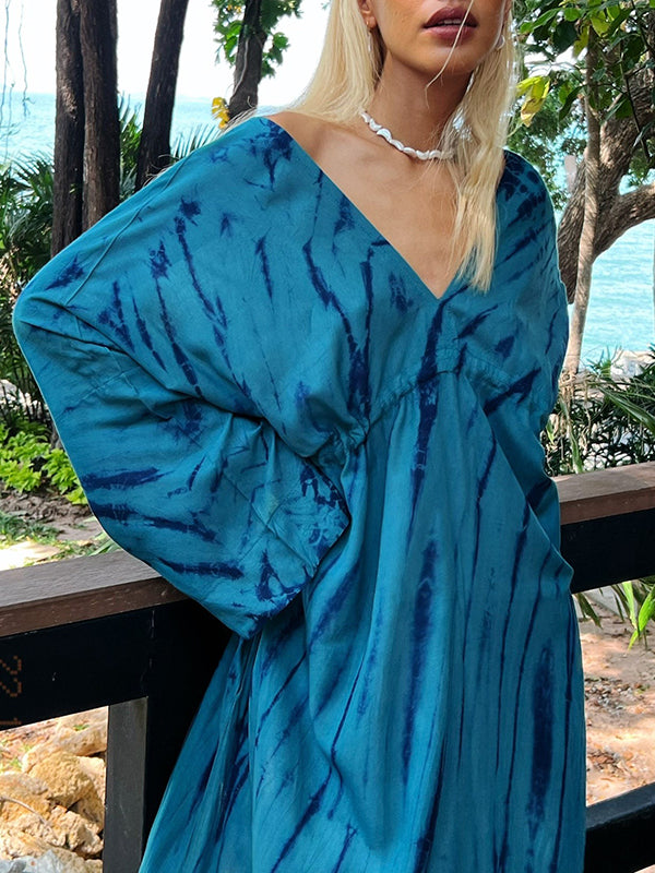 Robe longue imprimée ample à empiècements, à manches raglan, à col en V