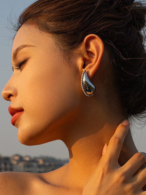 Boucles d'oreilles géométriques à strass