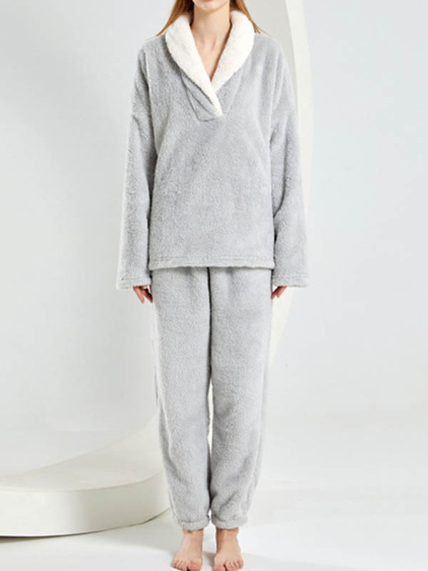 Ensemble pyjama deux pièces en molleton corail à col en V + pantalon