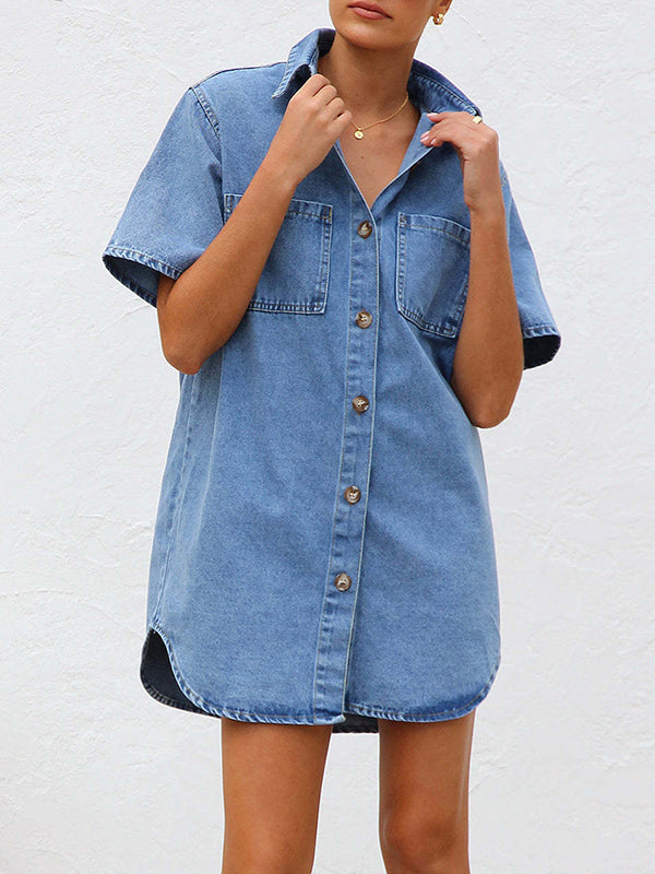 Robe chemise ample à manches courtes, à empiècements, à col revers