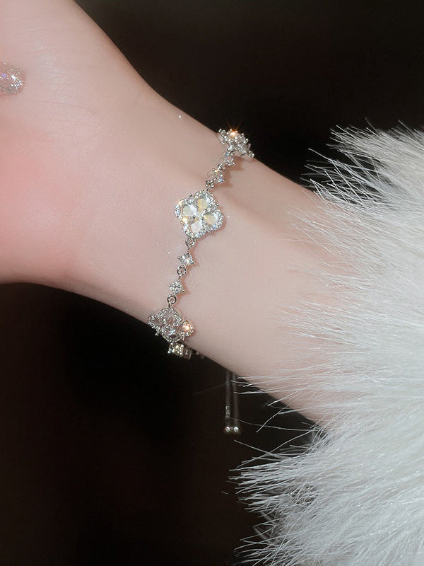 Bracelet réglable géométrique brillant à strass