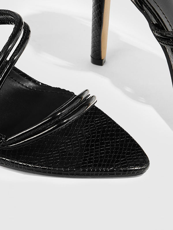 Sandales à talons ajourées à boucle de ceinture, à empiècements