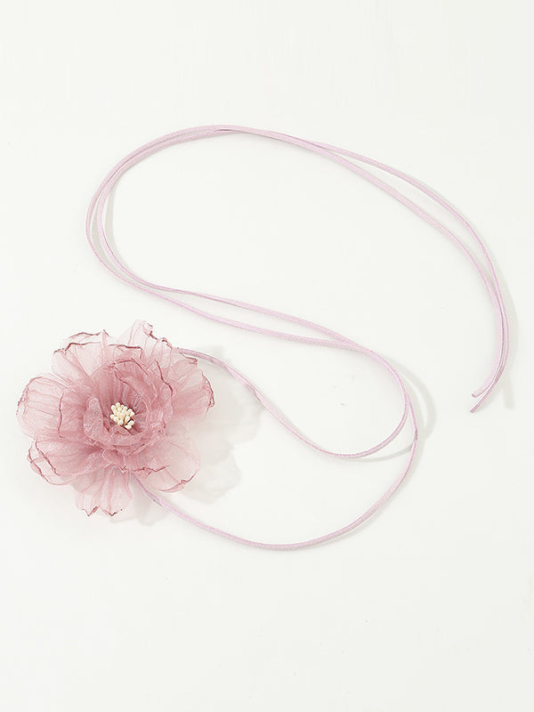 Collier délicat en forme de fleur, en gaze