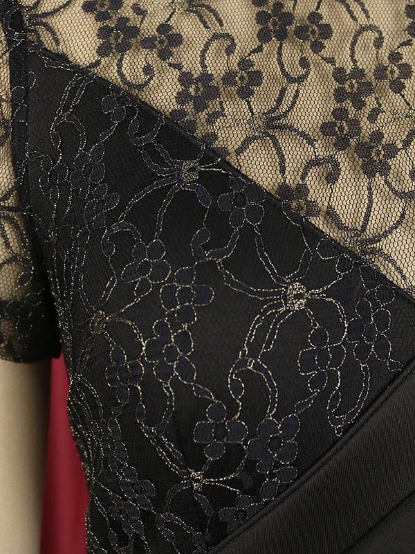 Robe mi-longue moulante taille haute, à bordure volantée, à empiècements, à col rond, couleur unie
