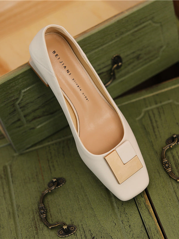 Chaussures élégantes à talons mi-hauts carrés avec boucle carrée