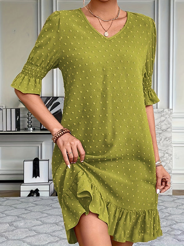 Robe courte plissée coupe trapèze, à manches évasées, à taille élastique, en jacquard, à empiècements, à col en V, couleur unie