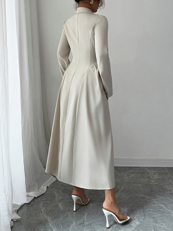 Robe chemise boutonnée plissée coupe trapèze, taille haute, à empiècements, à col cranté, couleur unie