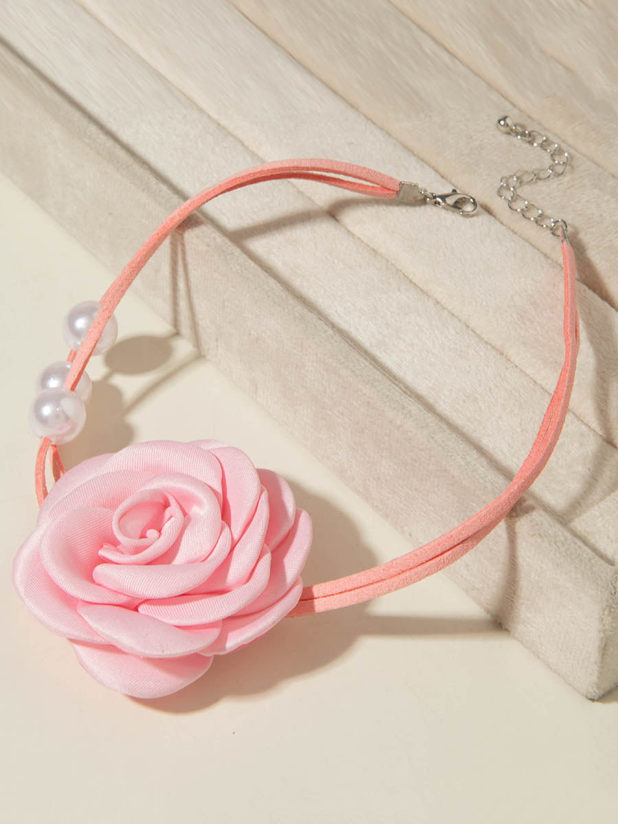 Collier à fleurs en 3D