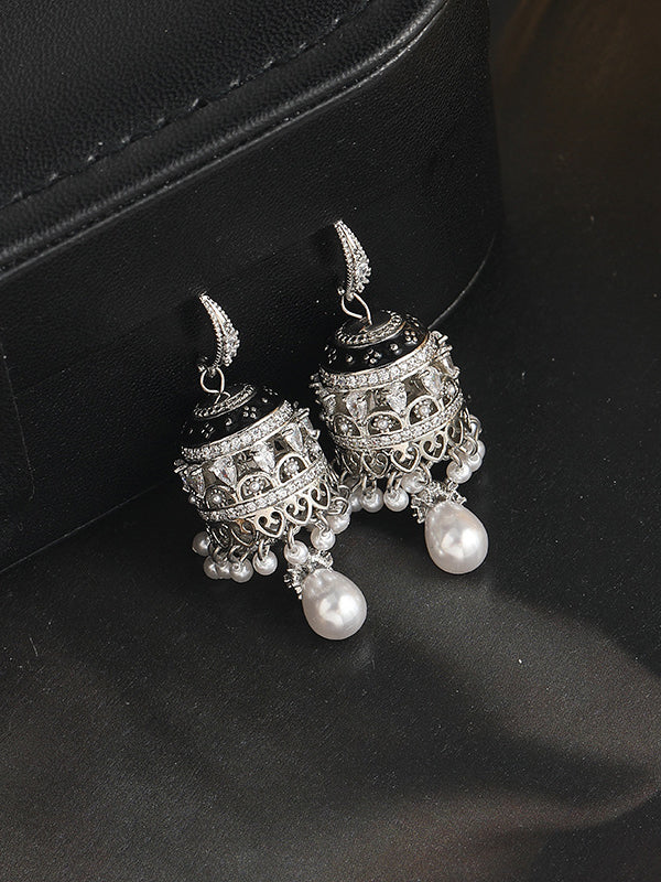 Boucles d'oreilles pendantes géométriques ajourées à pompons