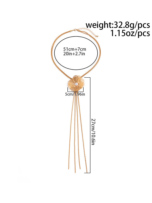 Collier en forme de fleur, à pompons