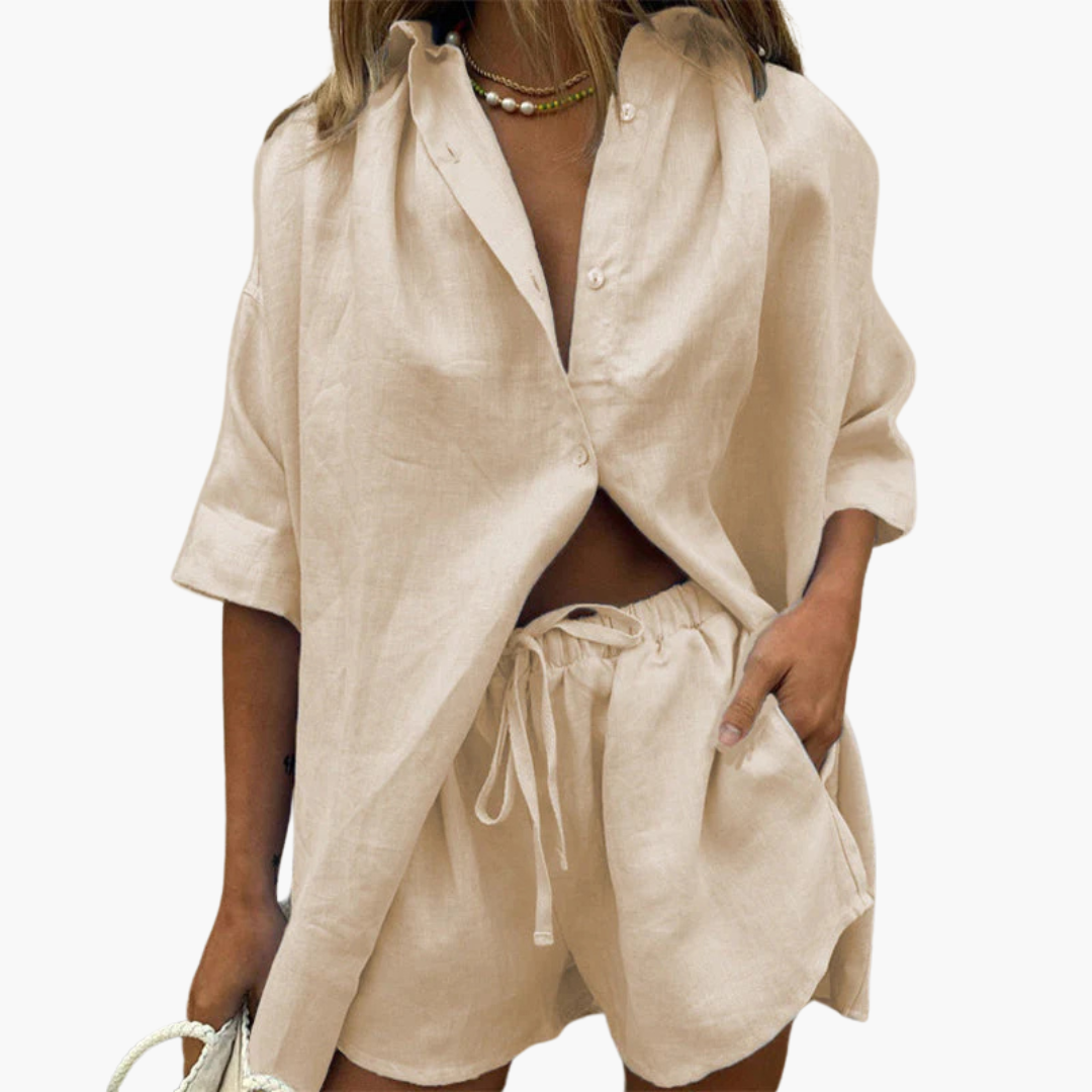 Ensemble deux pièces pour femmes - avec patte de boutonnage et shorts
