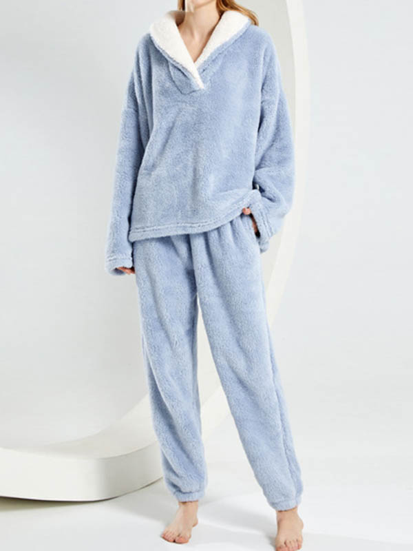 Ensemble pyjama deux pièces en molleton corail à col en V + pantalon