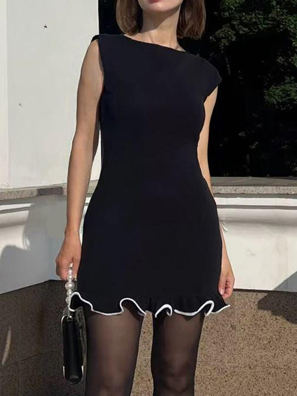 Robe courte taille haute, sans manches, à bordure volantée, à col rond, couleur unie