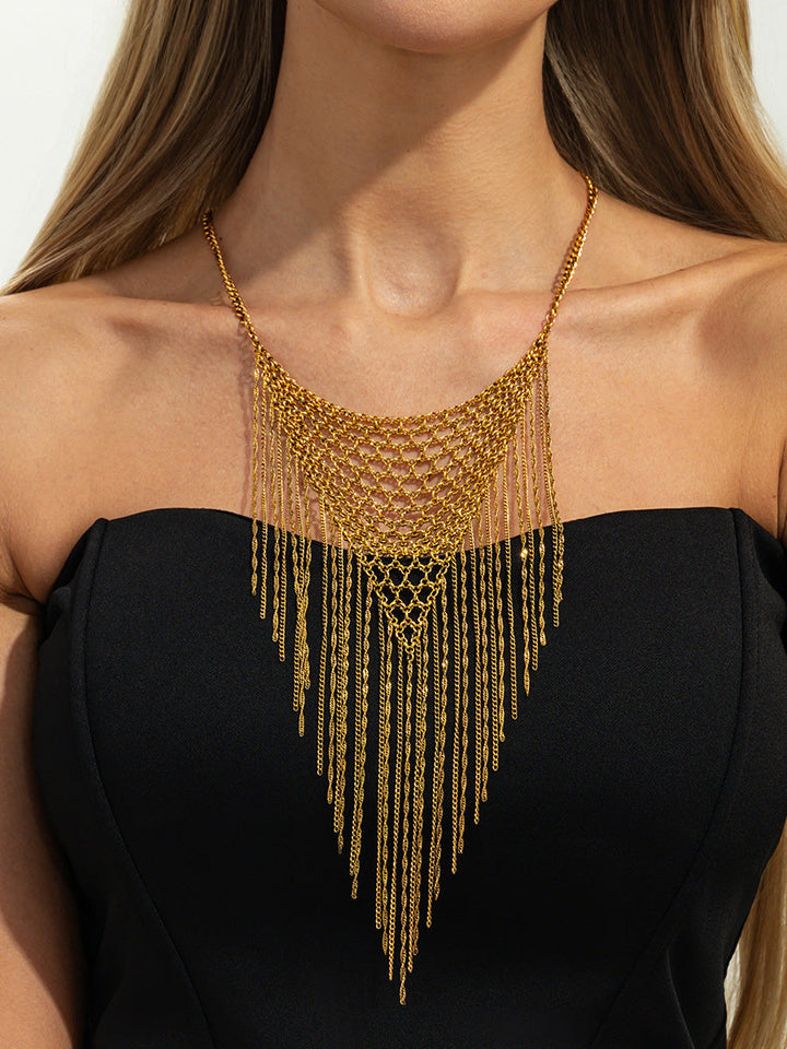 Collier géométrique à pompons