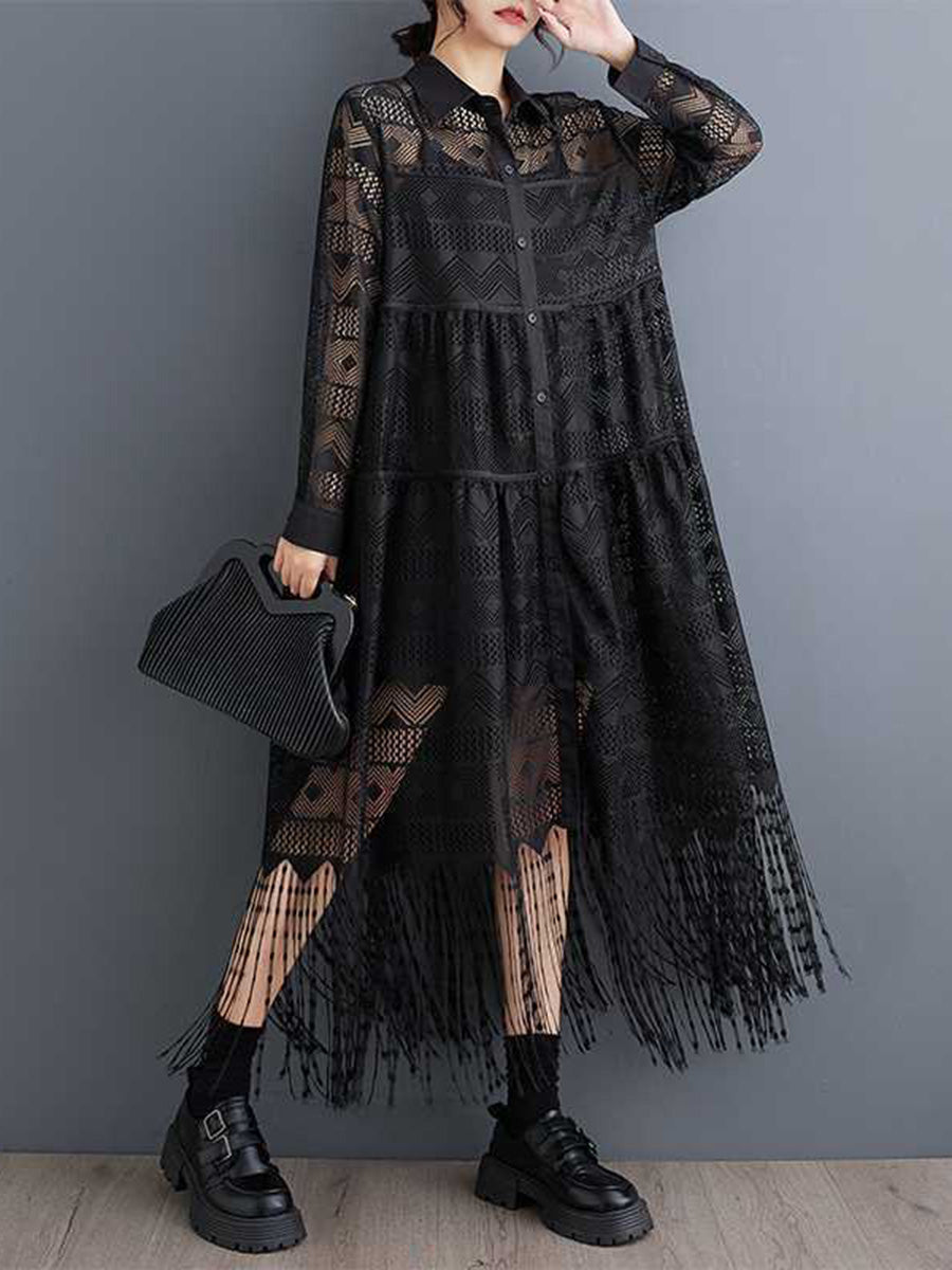Robe mi-longue boutonnée imprimée transparente coupe trapèze, à manches longues, à empiècements, à pompons, à col revers