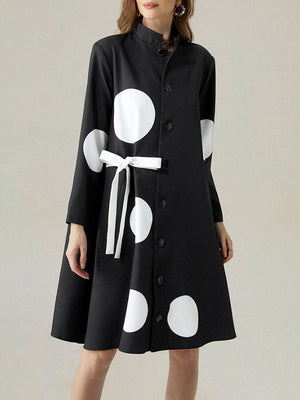 Vestes à manches longues amples asymétriques boutonnées à pois et col montant noué – Robes mi-longues à l'avoine et vêtements d'extérieur