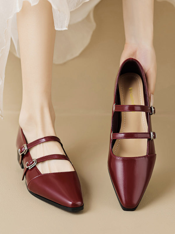 Chaussures plates à empiècements et bout pointu avec boucle de ceinture Mary Janes