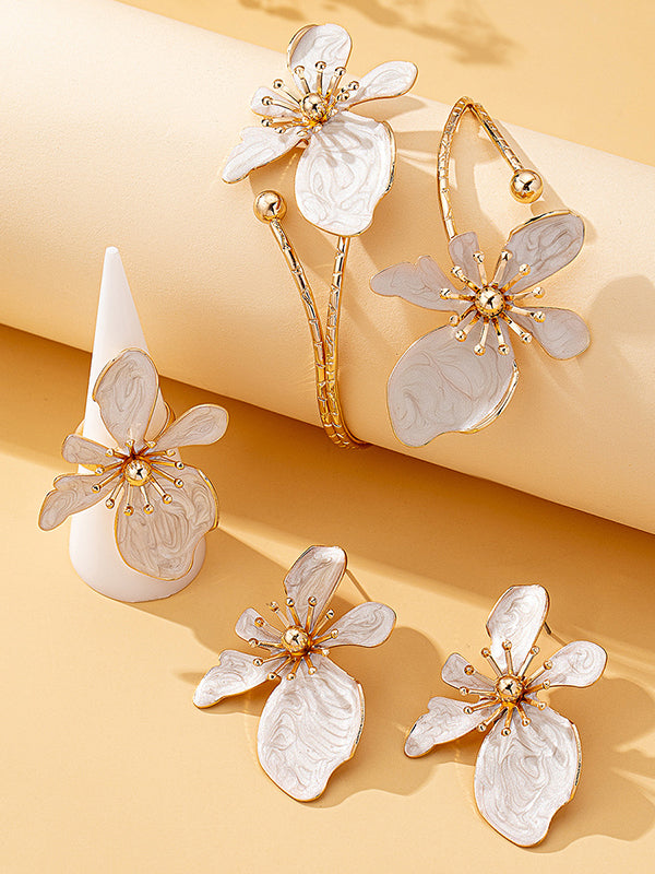 Parure bracelet, boucles d'oreilles et bague en forme de fleur