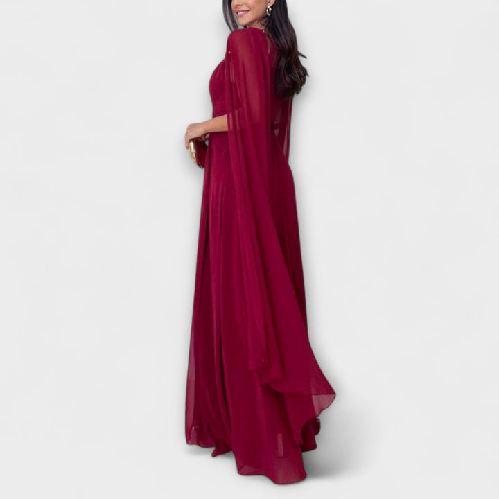 Mabel - Robe maxi élégante avec manches cape et fente haute