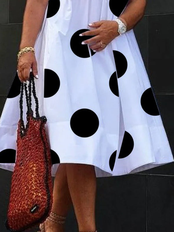 Robe mi-longue plissée imprimée coupe trapèze, à manches courtes, à pois, à empiècements, à col rond