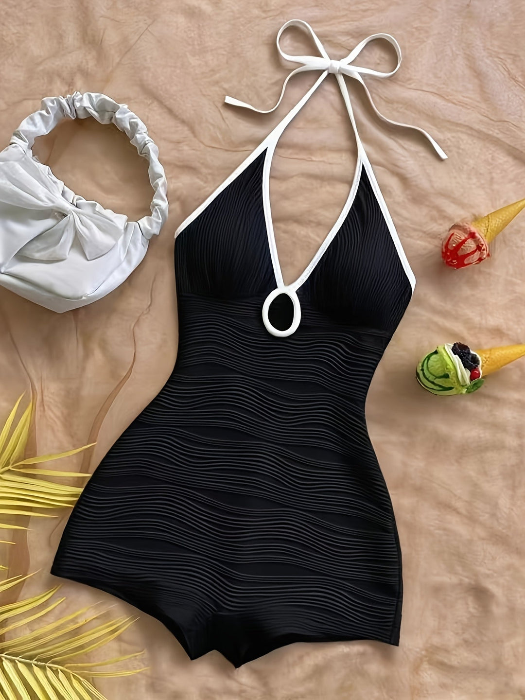 Maillot de bain femme avec décolleté halter et motif ondulé – Style vintage élégant pour la plage et la piscine