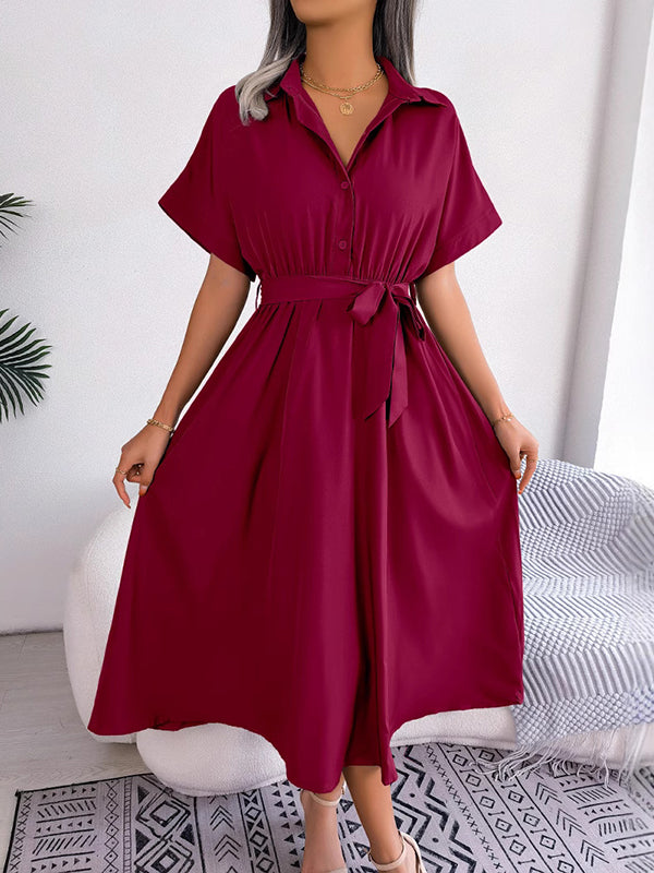 Robe chemise ample à manches courtes, à empiècements, à taille nouée, à col revers, couleur unie