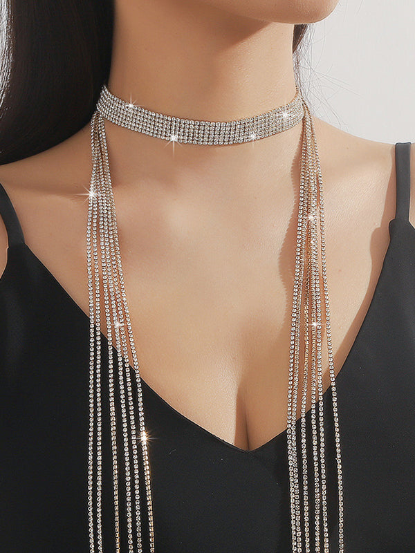 Collier à strass, à pompons
