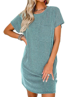 Robe courte ample rayée coupe trapèze, à poches, à empiècements, à col rond, couleur contrastée