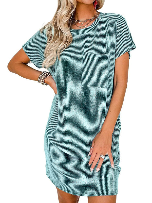 Robe courte ample rayée coupe trapèze, à poches, à empiècements, à col rond, couleur contrastée