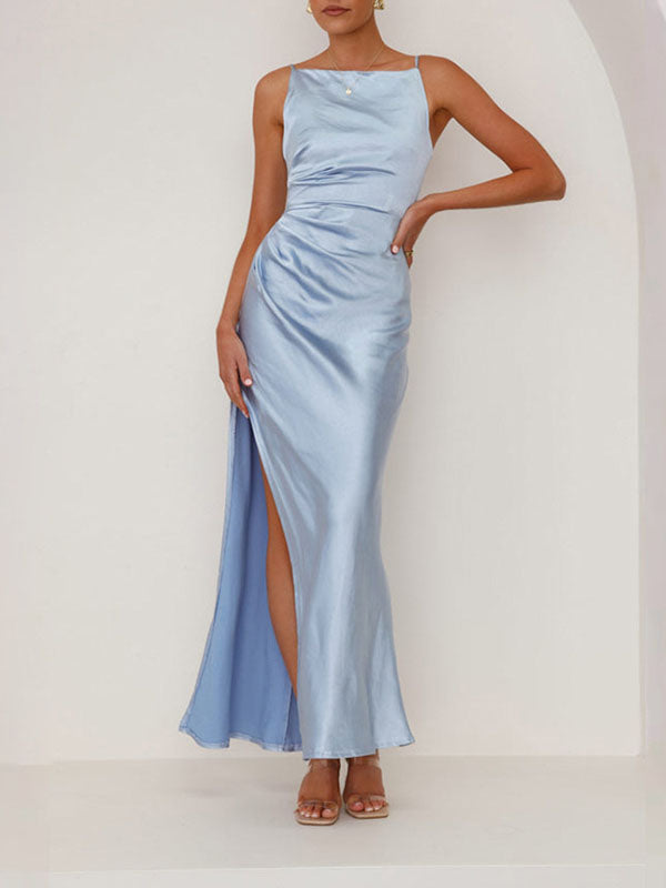 Robe mi-longue plissée fendue sur le côté sans manches, à empiècements, à fines bretelles, couleur unie