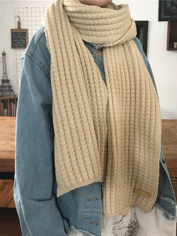 Écharpe tricotée chaude simple et élégante de couleur unie