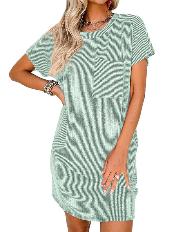Robe courte ample rayée coupe trapèze, à poches, à empiècements, à col rond, couleur contrastée