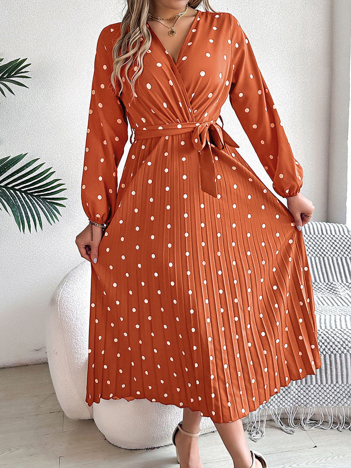 Robe chemise plissée taille haute, à manches longues, à pois, à taille nouée, à col en V