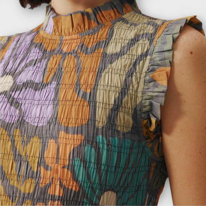 Yenora – Robe midi avec corsage smocké et jupe à volants