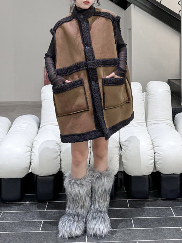 Gilet sans manches ample boutonné à poches, à empiècements, à col montant