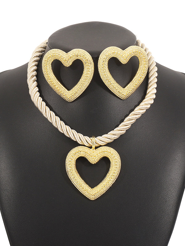 Parure boucles d'oreilles pendantes et collier en forme de cœur