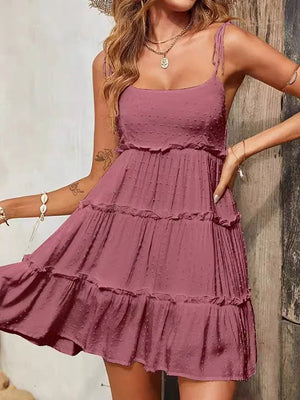 Robe courte ample superposée plissée coupe trapèze, en jacquard, à empiècements, à fines bretelles, couleur unie
